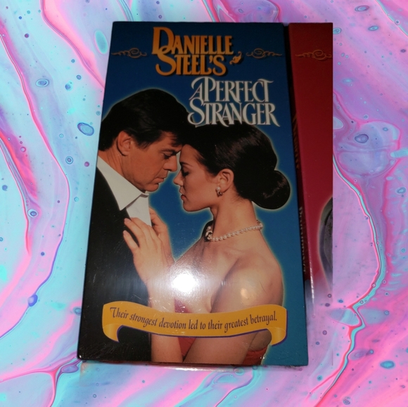 BNIB SEALED set of 4 Danielle Steel's romance movies - Picture 4 of 13